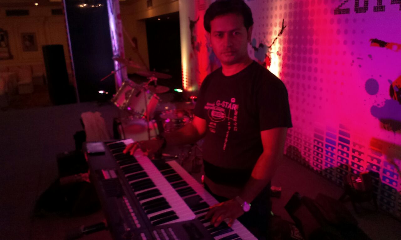 male keyboard player jaipur